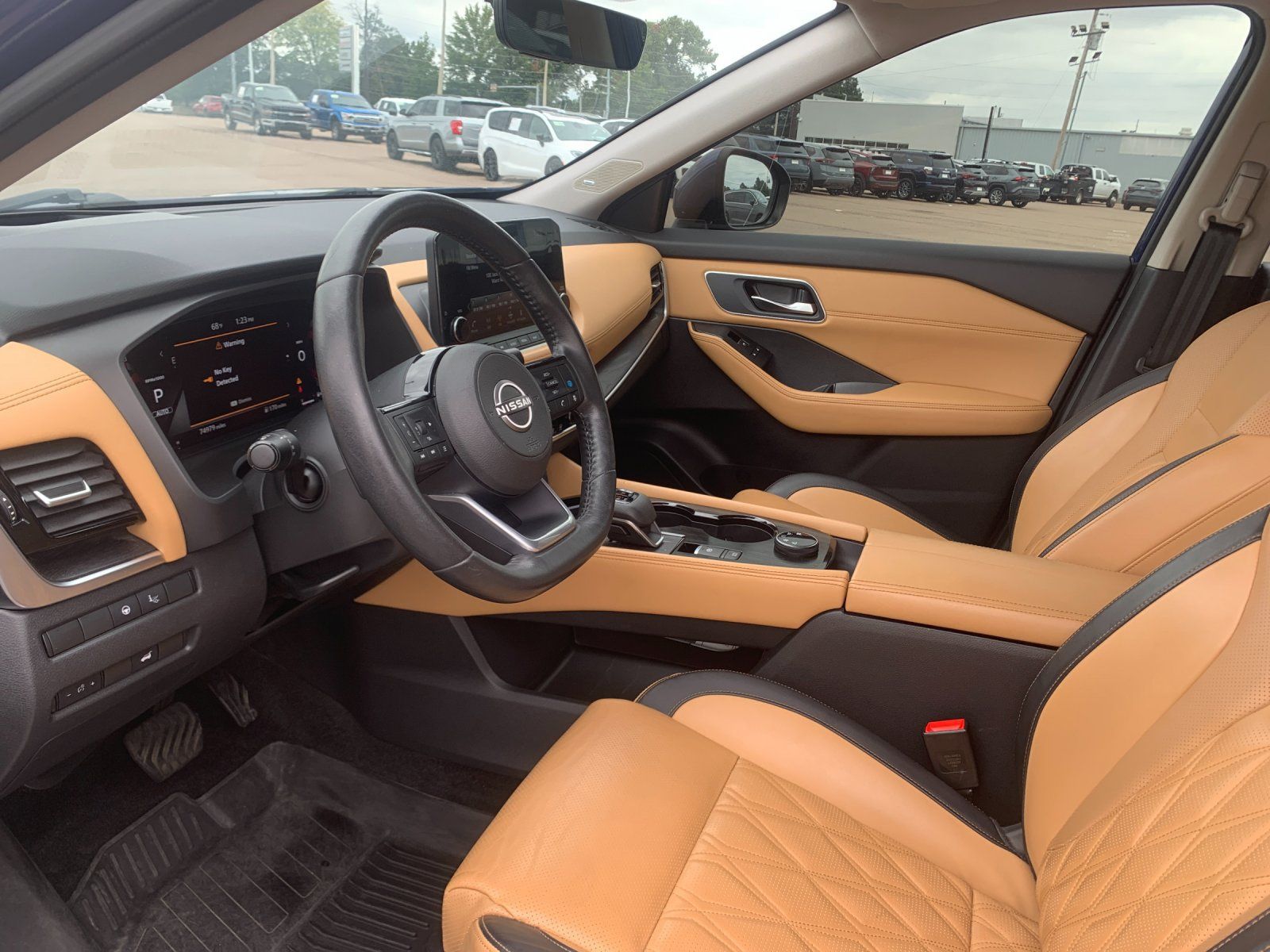 Used 2023 Nissan Rogue Platinum w/ Platinum Premium Package AWD/4WD image 12