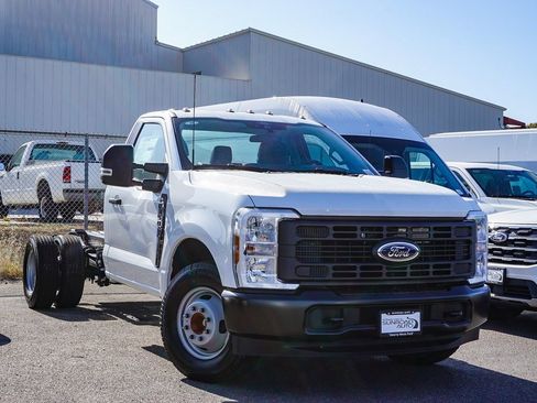 New 2025 Ford F350 XL image 1