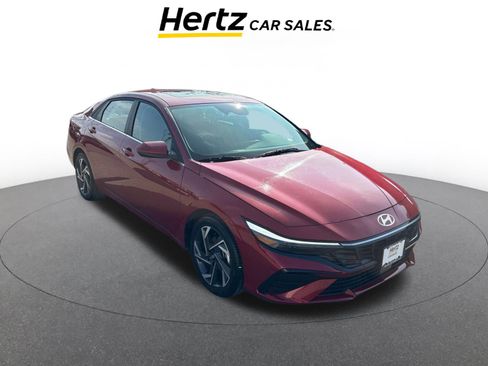 Used 2025 Hyundai Elantra SEL image 1