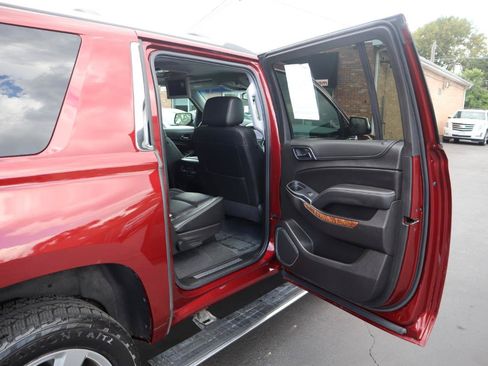 Used 2019 Chevrolet Suburban Premier AWD/4WD image 14