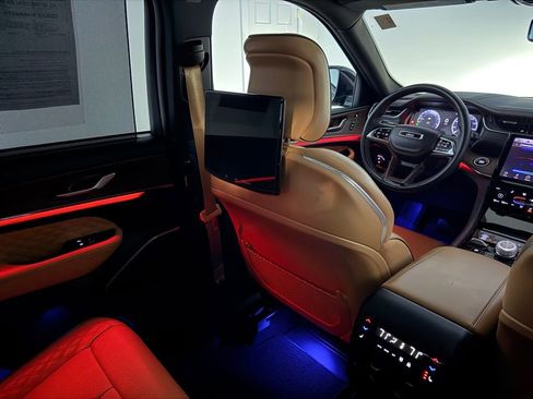 Used 2023 Jeep Grand Cherokee L Summit w/ Advanced Protech Group IV image 35