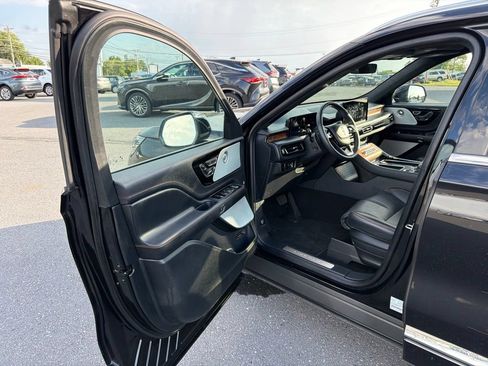 Certified 2025 Lincoln Aviator Black Label AWD/4WD image 14