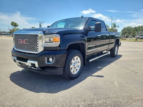 Used 2015 GMC Sierra 3500 Denali w/ Duramax Plus Package AWD/4WD image 2