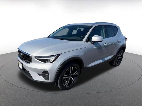 Used 2024 Volvo XC40 B5 Core AWD/4WD image 8