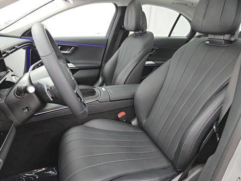 Used 2025 Mercedes-Benz E 350 4MATIC Sedan image 15