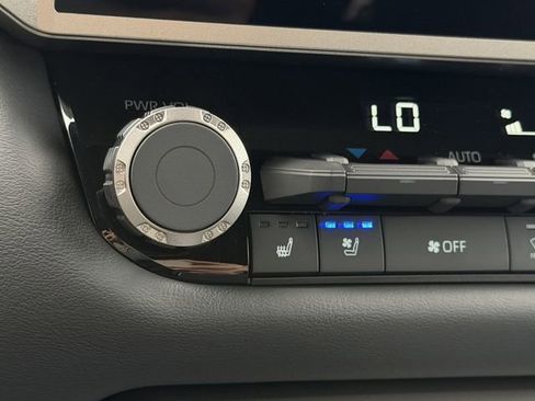 New 2026 Toyota Tundra Platinum AWD/4WD image 21