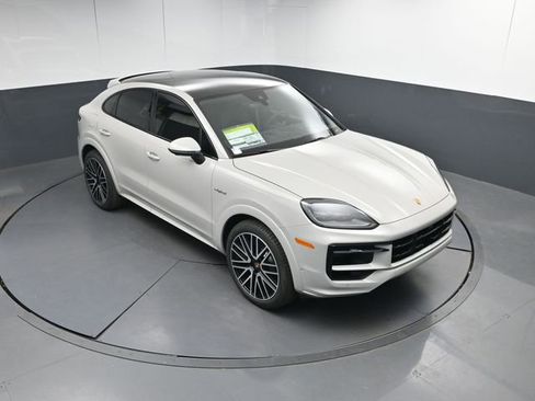 New 2026 Porsche Cayenne E-Hybrid Coupe image 40