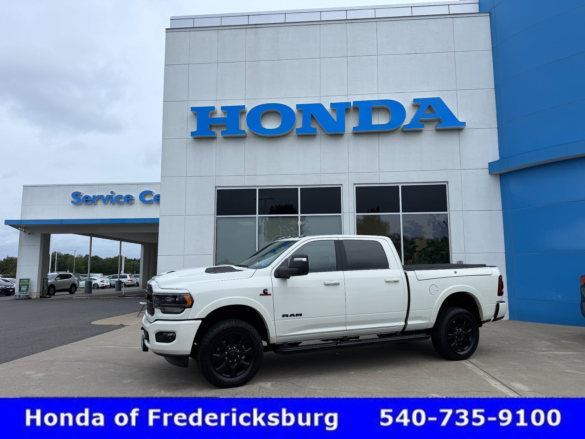 Used 2023 RAM 2500 Limited AWD/4WD image 1