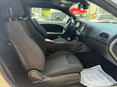 Used 2015 Dodge Challenger SXT RWD image 28