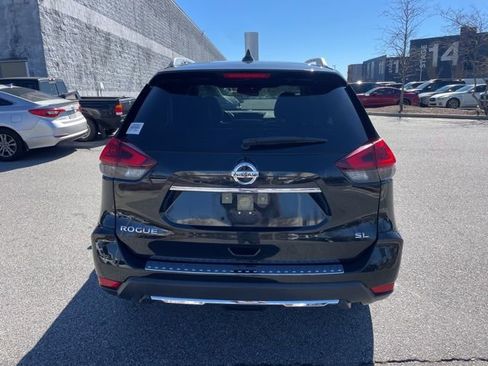 Used 2018 Nissan Rogue SL w/ Premium Package image 3