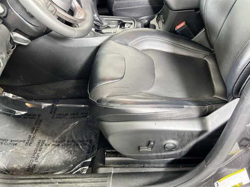 Used 2022 Jeep Cherokee Limited image 18