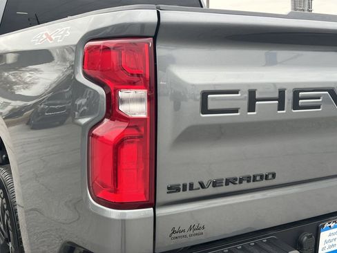 Used 2022 Chevrolet Silverado 1500 Custom w/ LPO, Blackout Package image 19