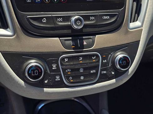 Used 2024 Chevrolet Malibu LT FWD image 30