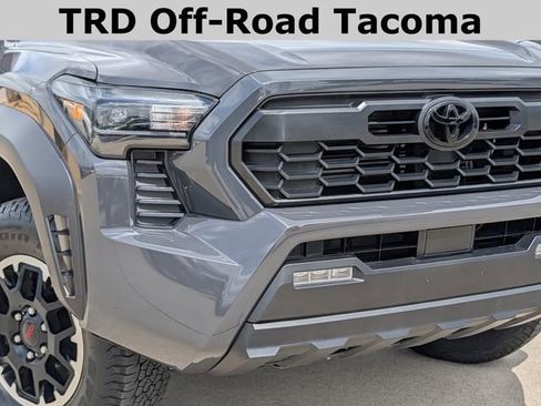 Used 2025 Toyota Tacoma TRD Off-Road AWD/4WD image 3