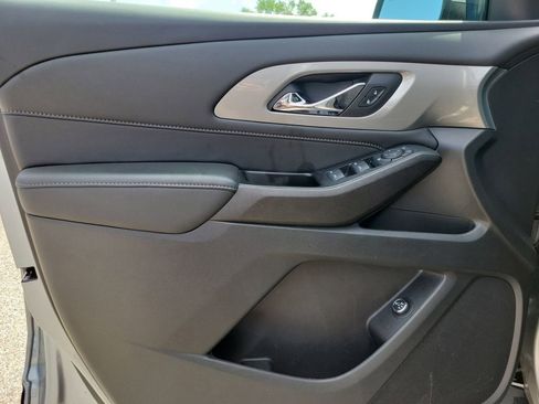 Used 2023 Chevrolet Traverse LT w/ LPO, Floor Liner Package AWD/4WD image 18
