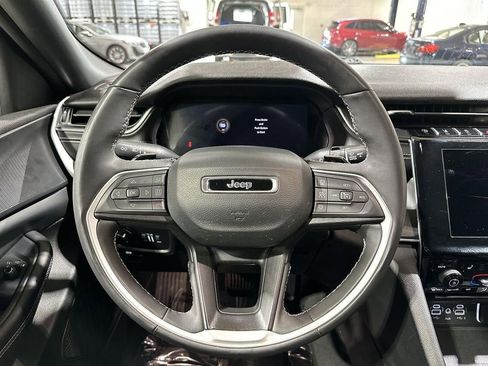 Used 2023 Jeep Grand Cherokee L Laredo AWD/4WD image 11