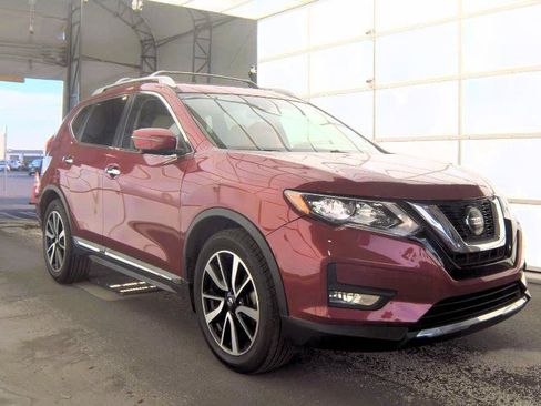Used 2019 Nissan Rogue SL w/ Premium Package FWD image 3