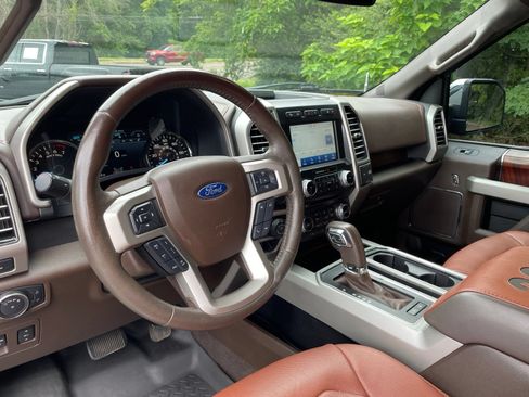Used 2018 Ford F150 King Ranch w/ Equipment Group 601A Luxury AWD/4WD image 21