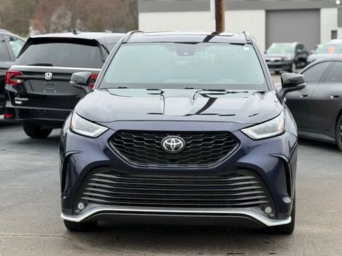 Used 2022 Toyota Highlander XSE FWD image 39