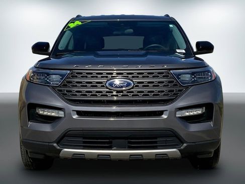 Used 2024 Ford Explorer XLT w/ Equipment Group 202A AWD/4WD image 3