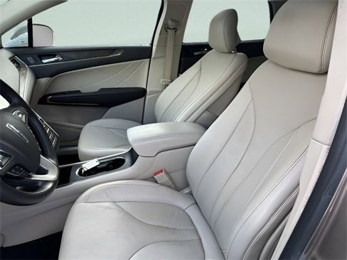 Used 2018 Lincoln MKC Reserve image 20