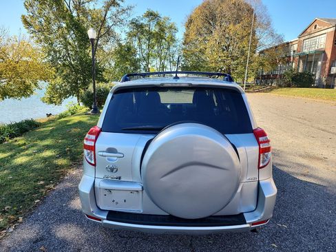 Used 2012 Toyota RAV4 4WD image 4