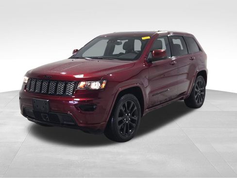 Used 2020 Jeep Grand Cherokee Altitude AWD/4WD image 18