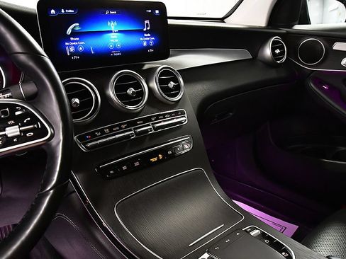 Used 2020 Mercedes-Benz GLC 300 4MATIC image 20