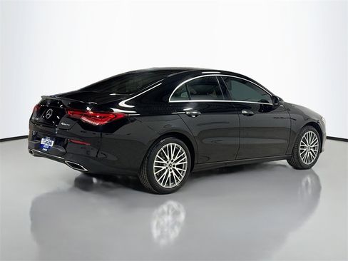 Used 2022 Mercedes-Benz CLA 250 4MATIC image 7