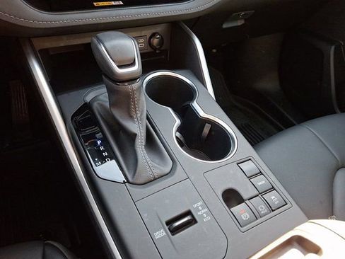 Used 2023 Toyota Highlander XLE image 21