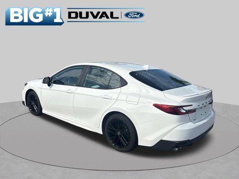 Used 2025 Toyota Camry XSE FWD image 4