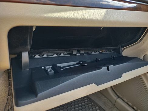 Used 2012 Mercedes-Benz E 350 Cabriolet image 23