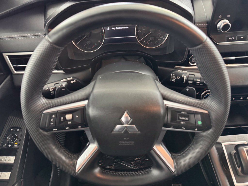 Used 2023 Mitsubishi Outlander SE AWD/4WD image 27