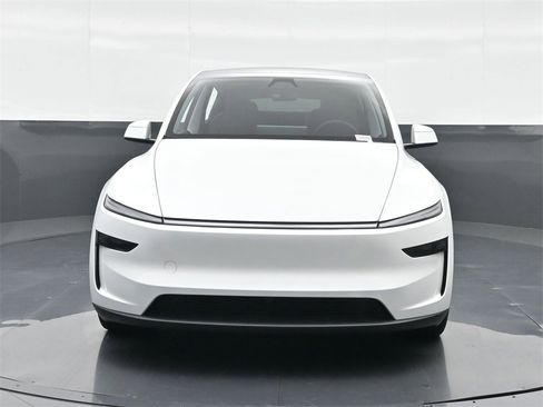 Used 2026 Tesla Model Y Long Range image 15