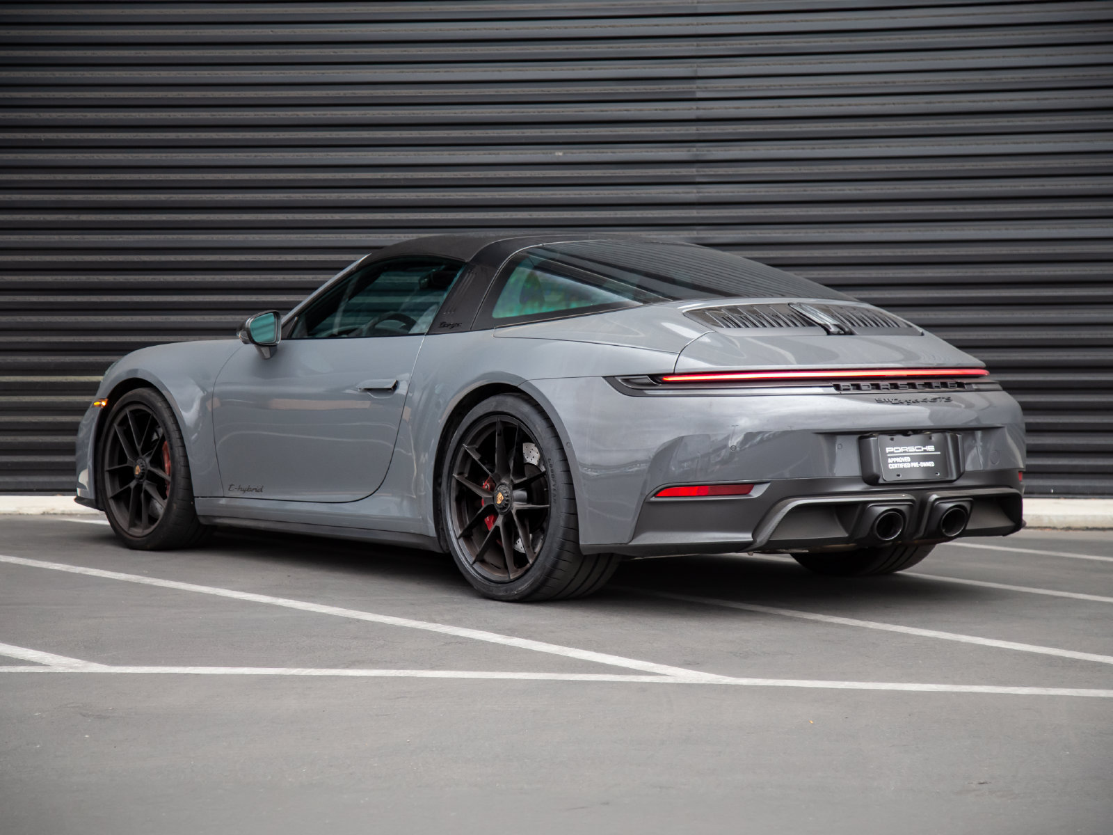 Certified 2025 Porsche 911 Targa 4 GTS AWD/4WD image 3