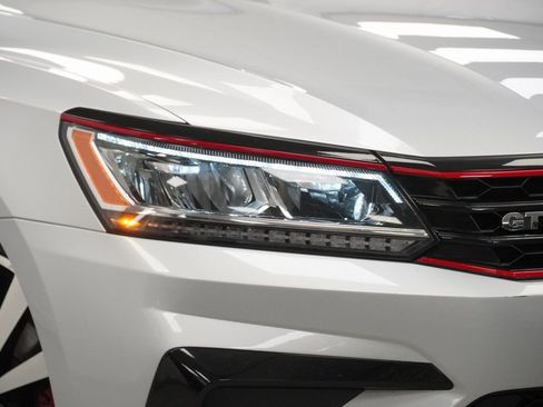 Used 2018 Volkswagen Passat 3.6 image 5