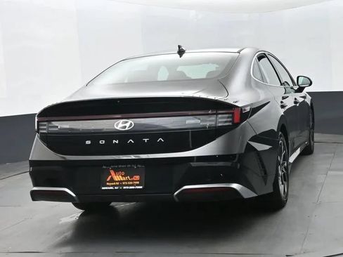 Used 2024 Hyundai Sonata SEL FWD image 8