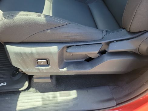 Used 2024 Toyota Tacoma SR5 AWD/4WD image 26