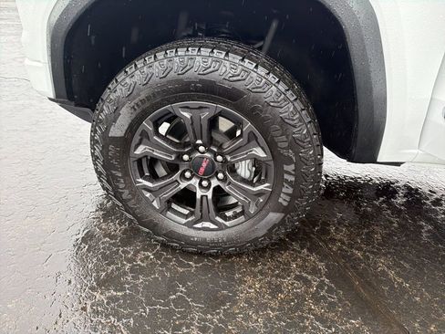 Certified 2025 GMC Canyon Elevation w/ Convenience Package image 21