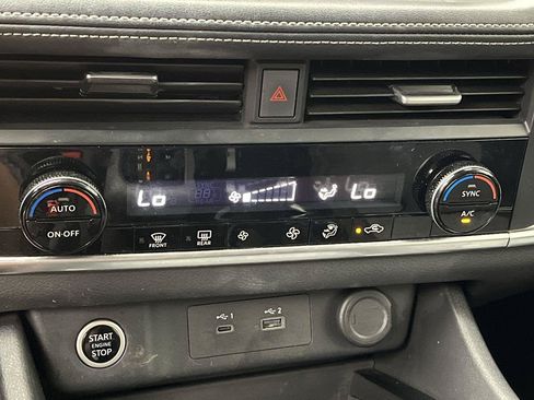 Used 2023 Nissan Rogue SV AWD/4WD image 20