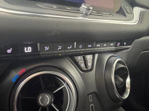 Used 2024 Chevrolet Blazer LT w/ Convenience Package FWD image 24