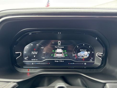 Used 2023 GMC Yukon XL Denali Ultimate image 29