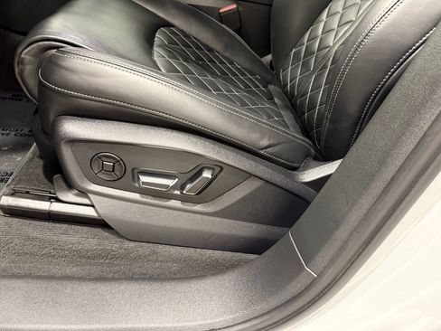 Used 2021 Audi SQ7 Premium Plus w/ Driver Assistance Package image 15