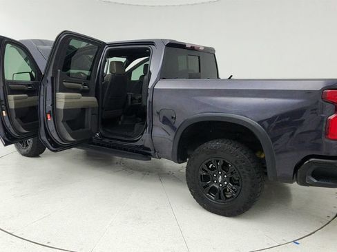 Used 2022 Chevrolet Silverado 1500 ZR2 w/ Technology Package AWD/4WD image 11