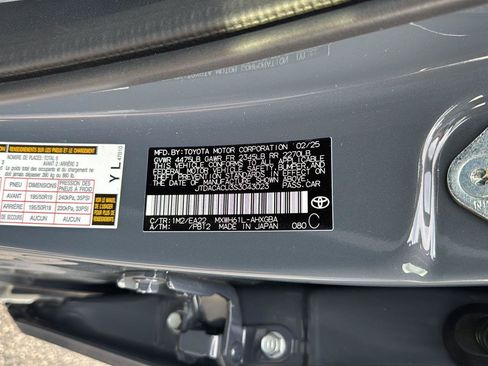 New 2025 Toyota Prius Plug-In Hybrid FWD image 33