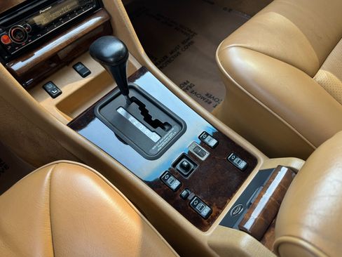 Used 1990 Mercedes-Benz 560 SEL image 41