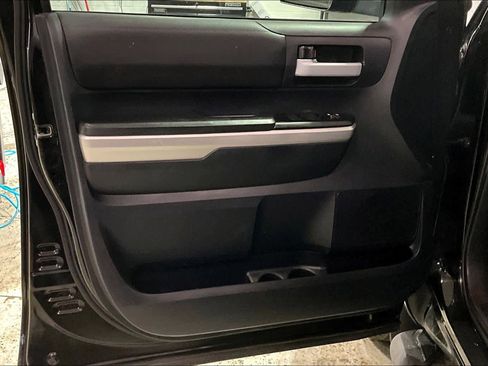 Used 2016 Toyota Tundra SR5 w/ SR5 Upgrade Package image 20