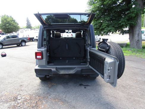 Used 2023 Jeep Wrangler Sport AWD/4WD image 21