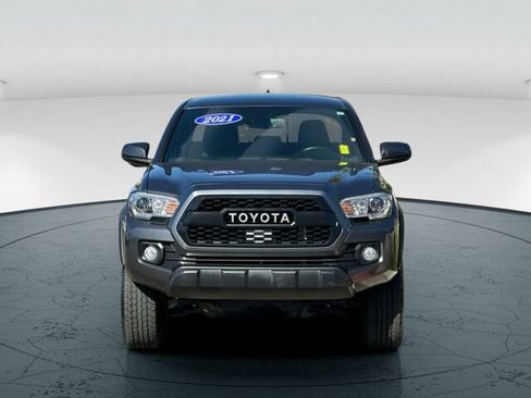 Used 2021 Toyota Tacoma TRD Off-Road AWD/4WD image 9