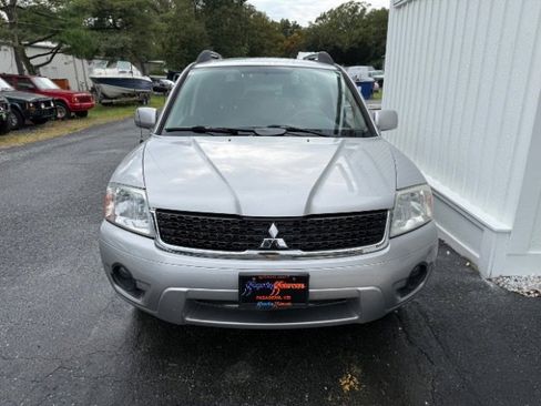 Used 2011 Mitsubishi Endeavor LS image 8